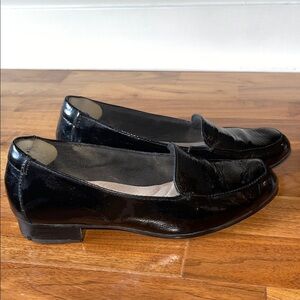 4 for $40 - Womens Clarks Black Loafers